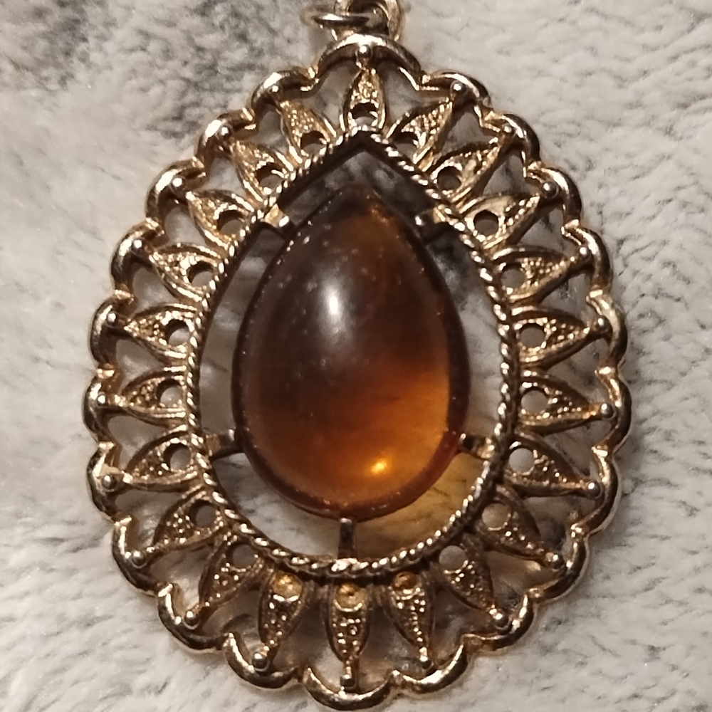 Sarah Coventry Gold and Brown Vintage Necklace